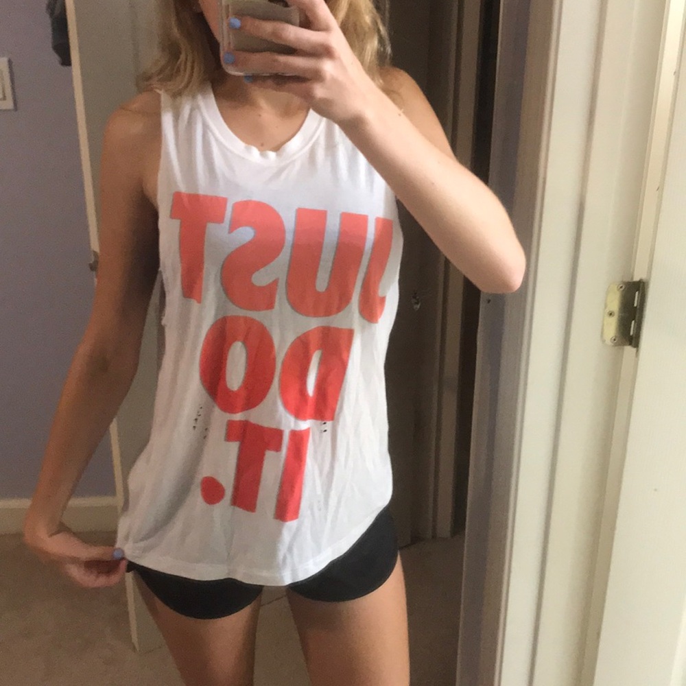 Cute Nike muscle tank! Size xs